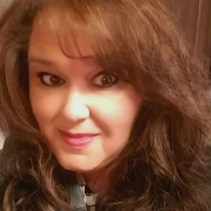 Meet your Posher, Leslie